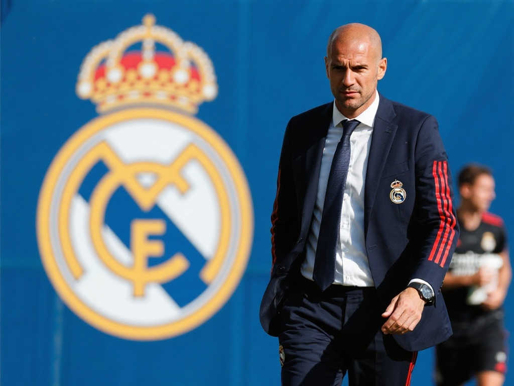 皇马计划今夏由阿隆索执教,索拉里或将指挥世俱杯? 皇马计划今夏由阿隆索执教,索拉里或将指挥世俱杯?